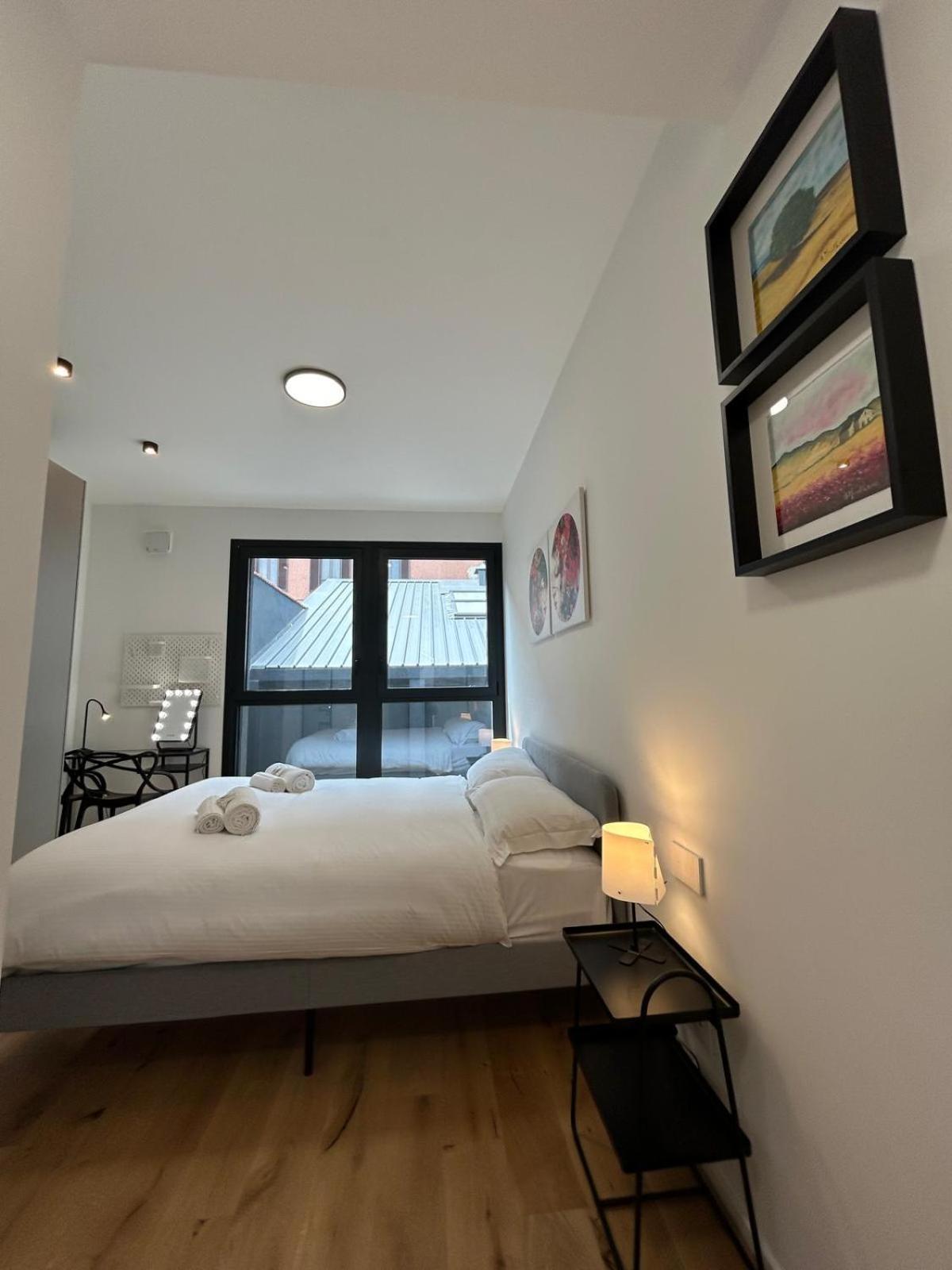 Kibilu Luxury Apt With Terrace, Isola District And Near Garibaldi Station 밀라노 외부 사진